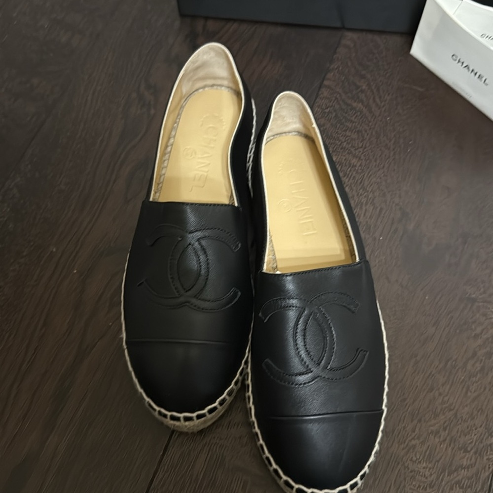 Chanel Black Espadrille Flats - Picture 3 of 13